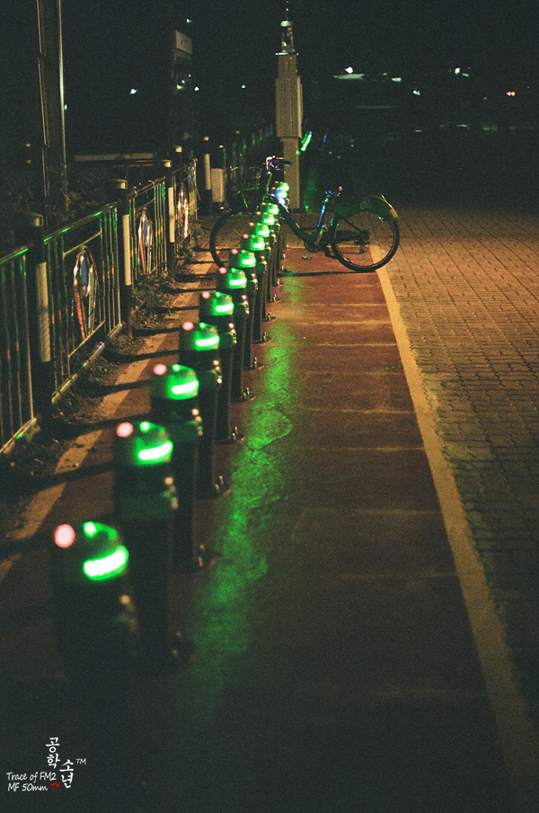 Nikon FM2 · Carl Zeiss Planar T* 50mm F1.4