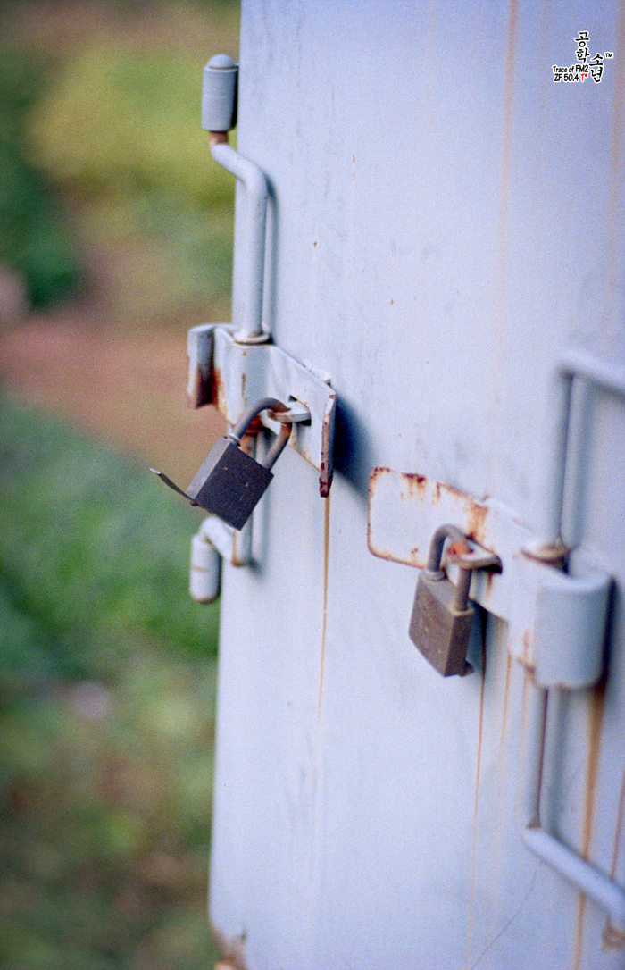 Nikon FM2 · Carl Zeiss Planar T* 50mm F1.4