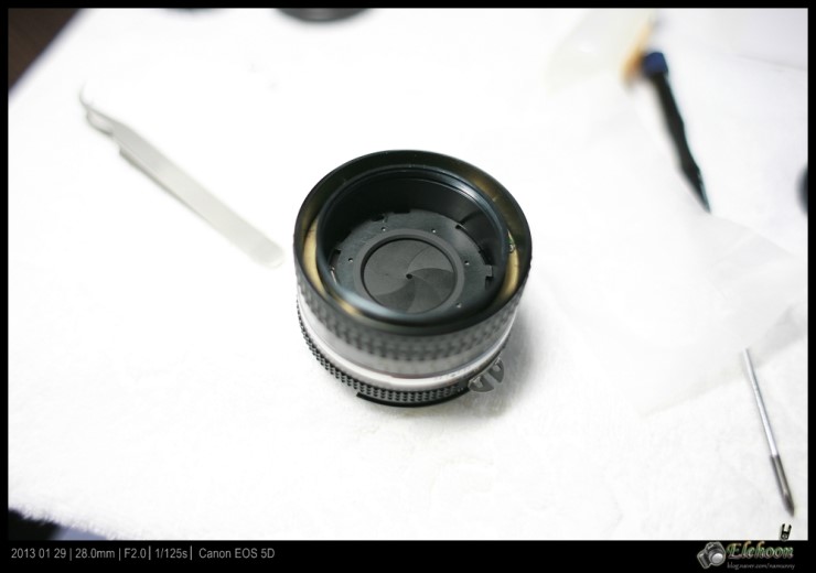 Nikon FM2의 기본 단렌즈 50mm MF Lens 분해 및 청소
